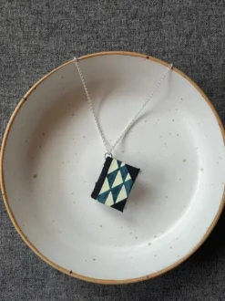 Handgjort Halsband - Bok Blanka Sidor
