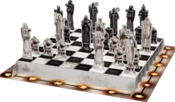 Harry Potter: The Pop-Up Wizard Chess Set