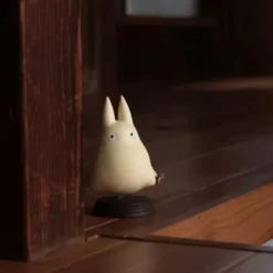 Small Totoro Running Pocket Statue 11 cm